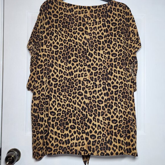 NEW – Torrid Button Tie Front Leopard Dolman - Size: 3 (22W/24W) PRICE IS FIRM - Picture 2 of 6